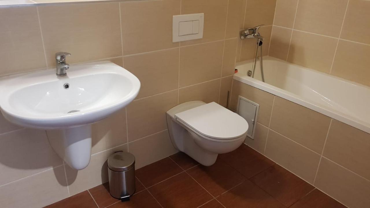 Apartmentsbnb828 Brasov Bagian luar foto
