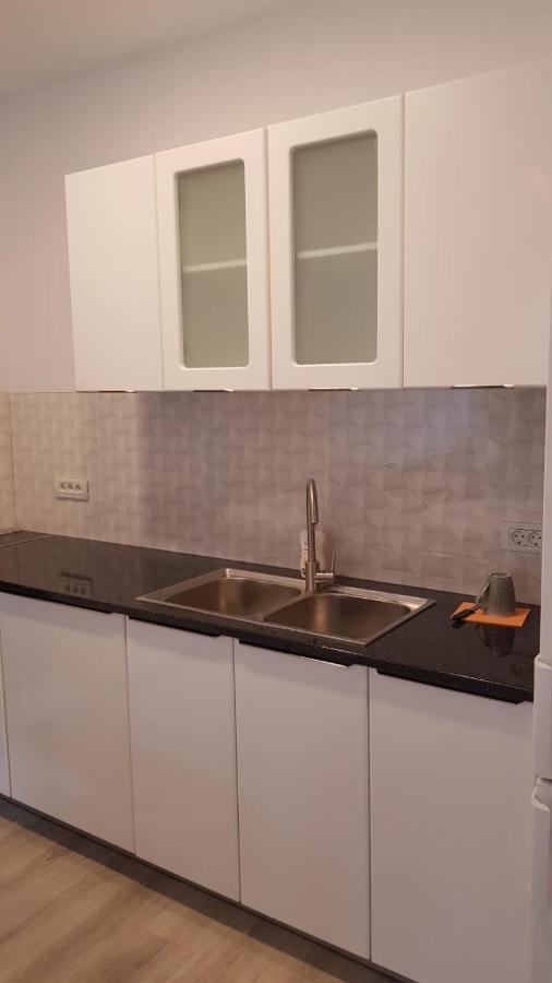 Apartmentsbnb828 Brasov Bagian luar foto