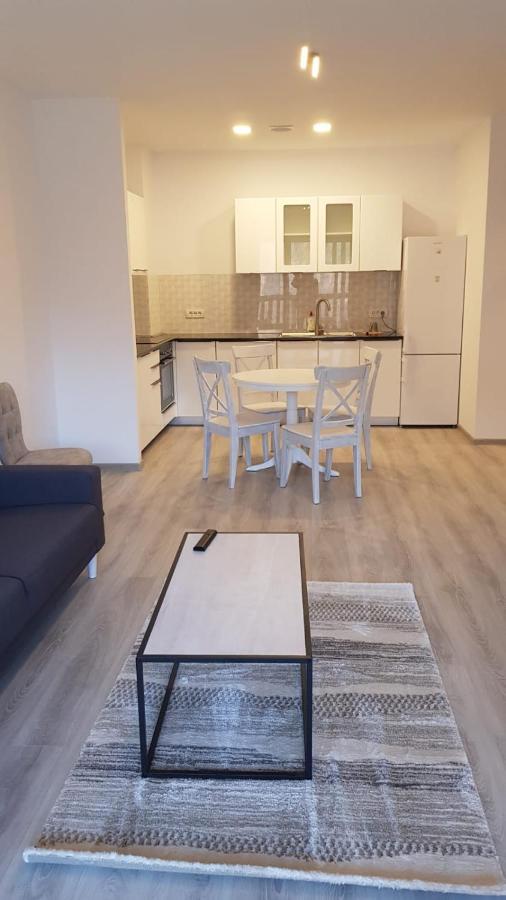 Apartmentsbnb828 Brasov Bagian luar foto