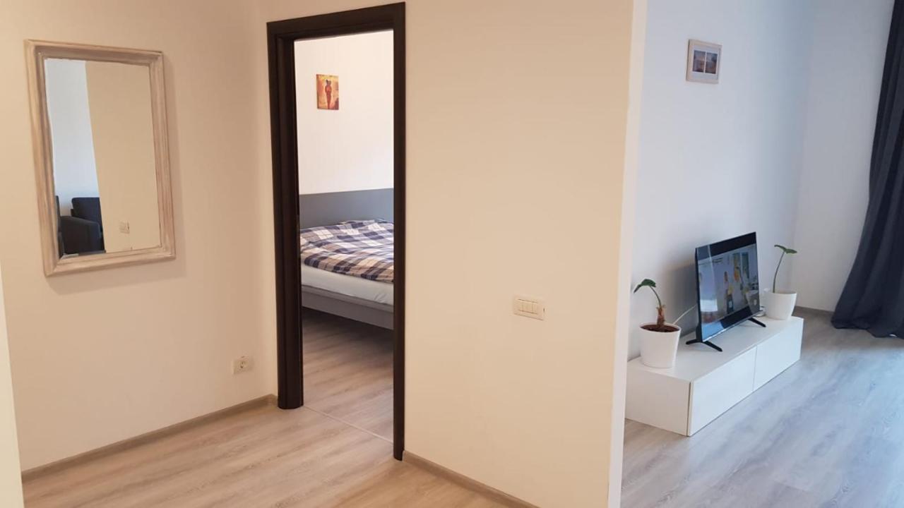 Apartmentsbnb828 Brasov Bagian luar foto