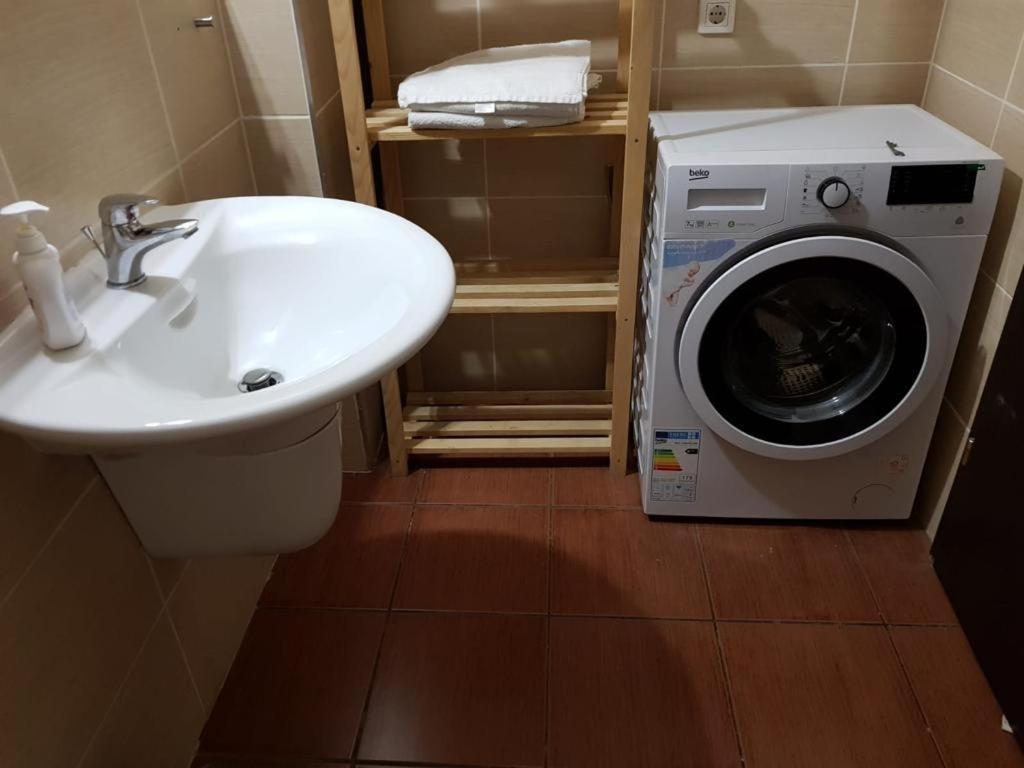Apartmentsbnb828 Brasov Bagian luar foto
