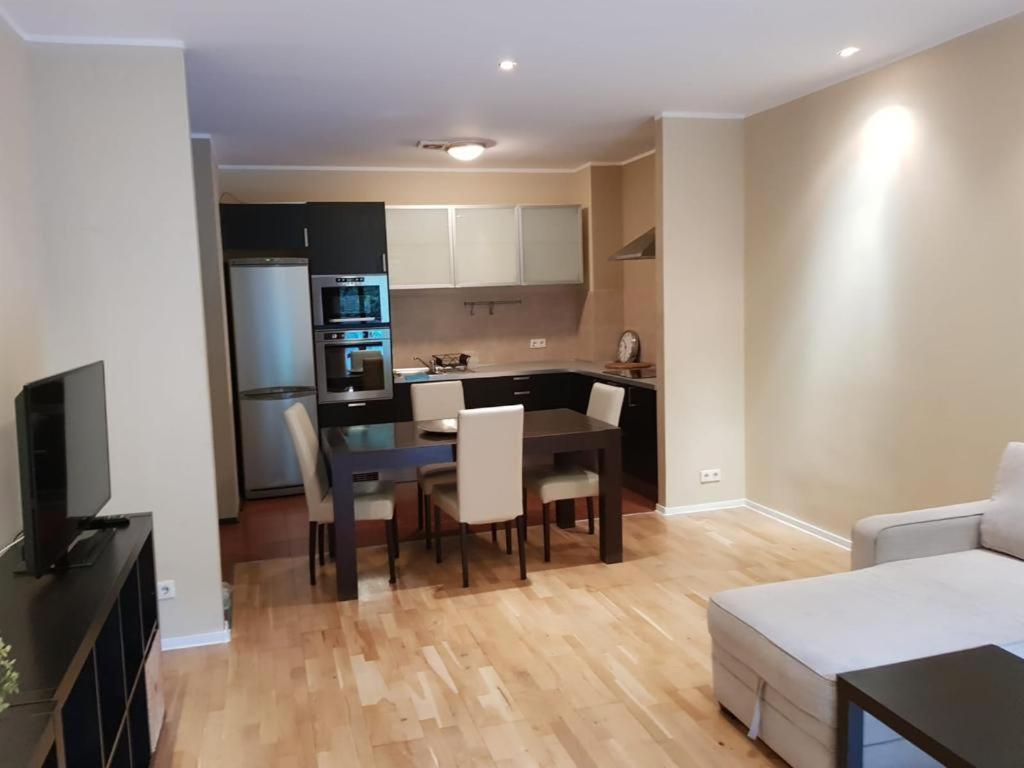 Apartmentsbnb828 Brasov Bagian luar foto